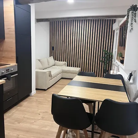 Cozy 2-bedroom *
